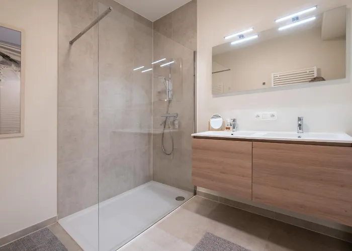 Vakantie-b'lankenberge The One Apartament *